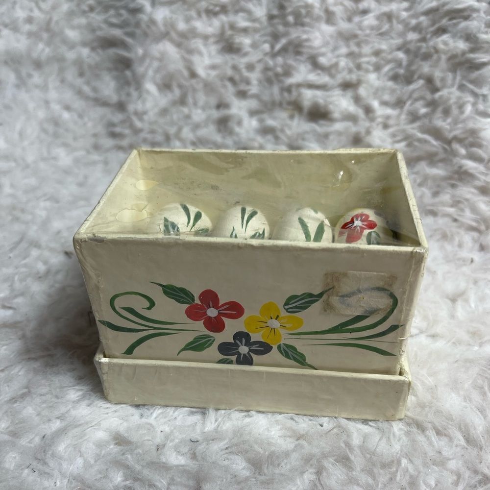 Home trends Vintage wood Painted Napkin Rings (4) with Matching Painted Box